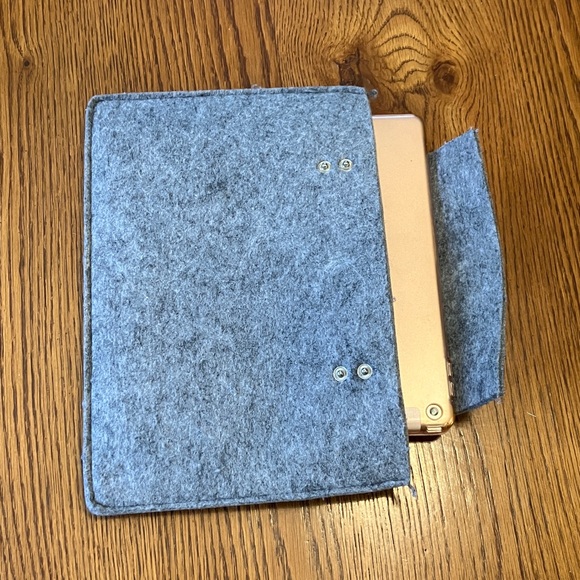 Felted Wool Tablet/iPad Case - Picture 2 of 8